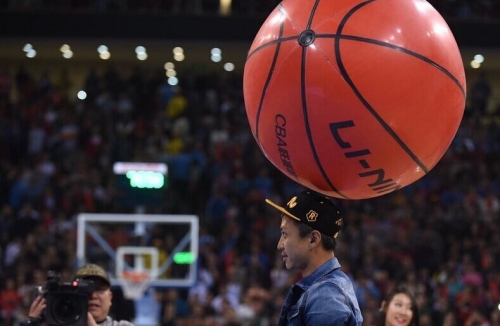决定球在空 决定球在空